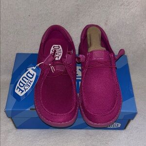 Hey Dude Women's Fuchsia Flats
